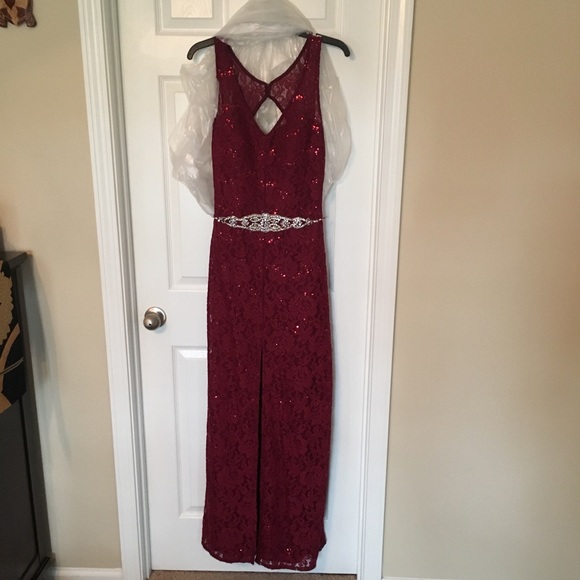 Gorgeous Red Ballgown - Picture 2 of 5